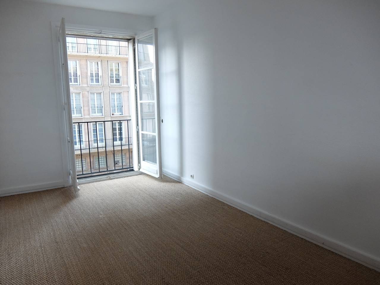 1720020757_LA1893_2_original Location Appartement type F2 Le havre 317-JULLIENALLIX